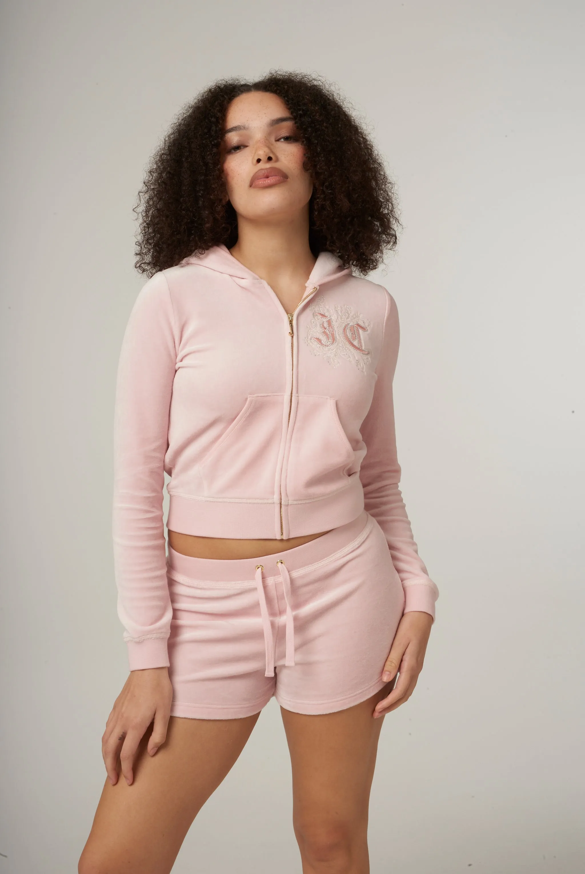 ALMOND BLOSSOM RENAISSANCE CREST BAMBOO VELOUR HERITAGE SHORTS