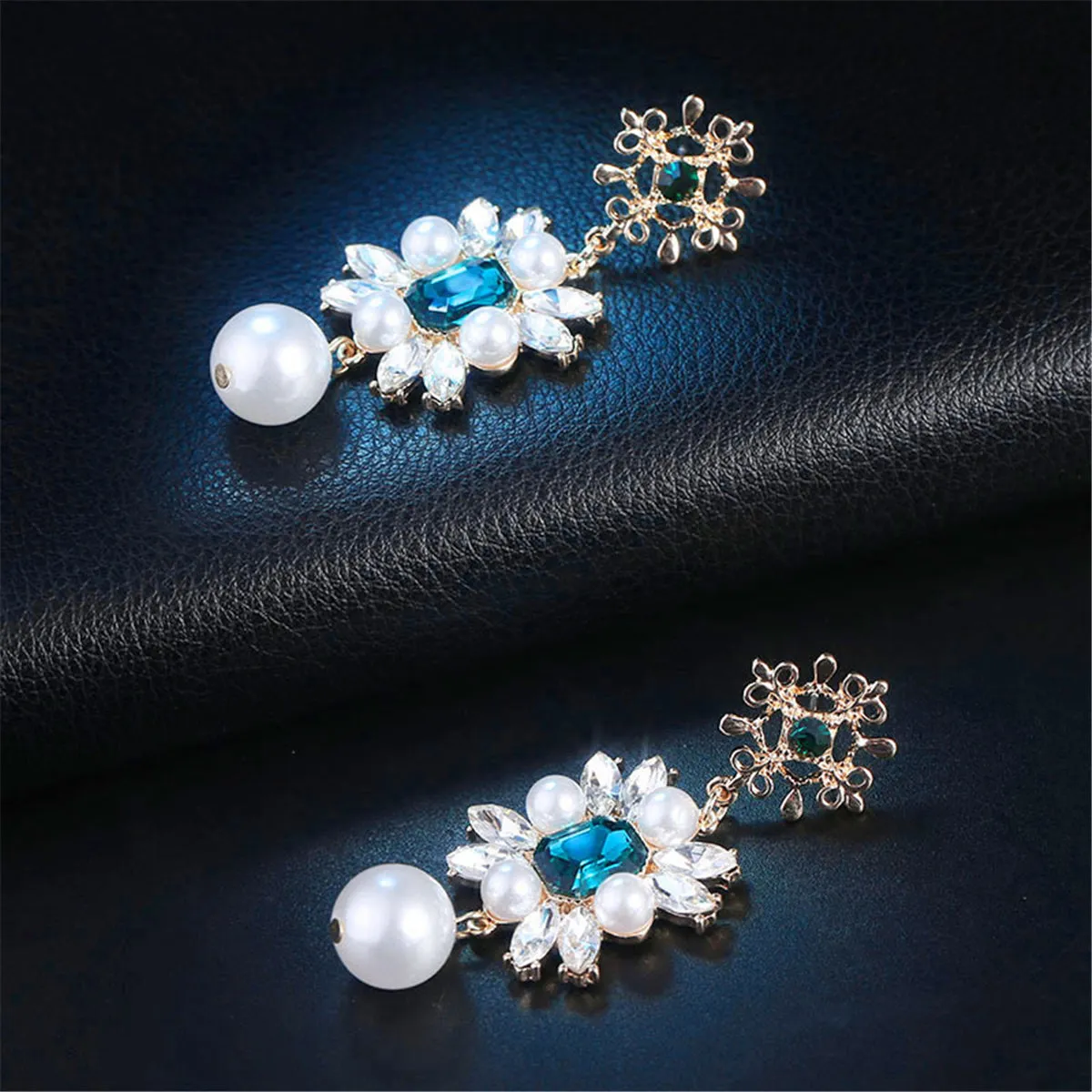Crystal & Pearl Flower Dangle Earring