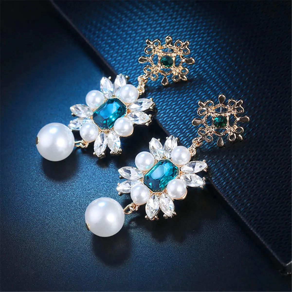 Crystal & Pearl Flower Dangle Earring