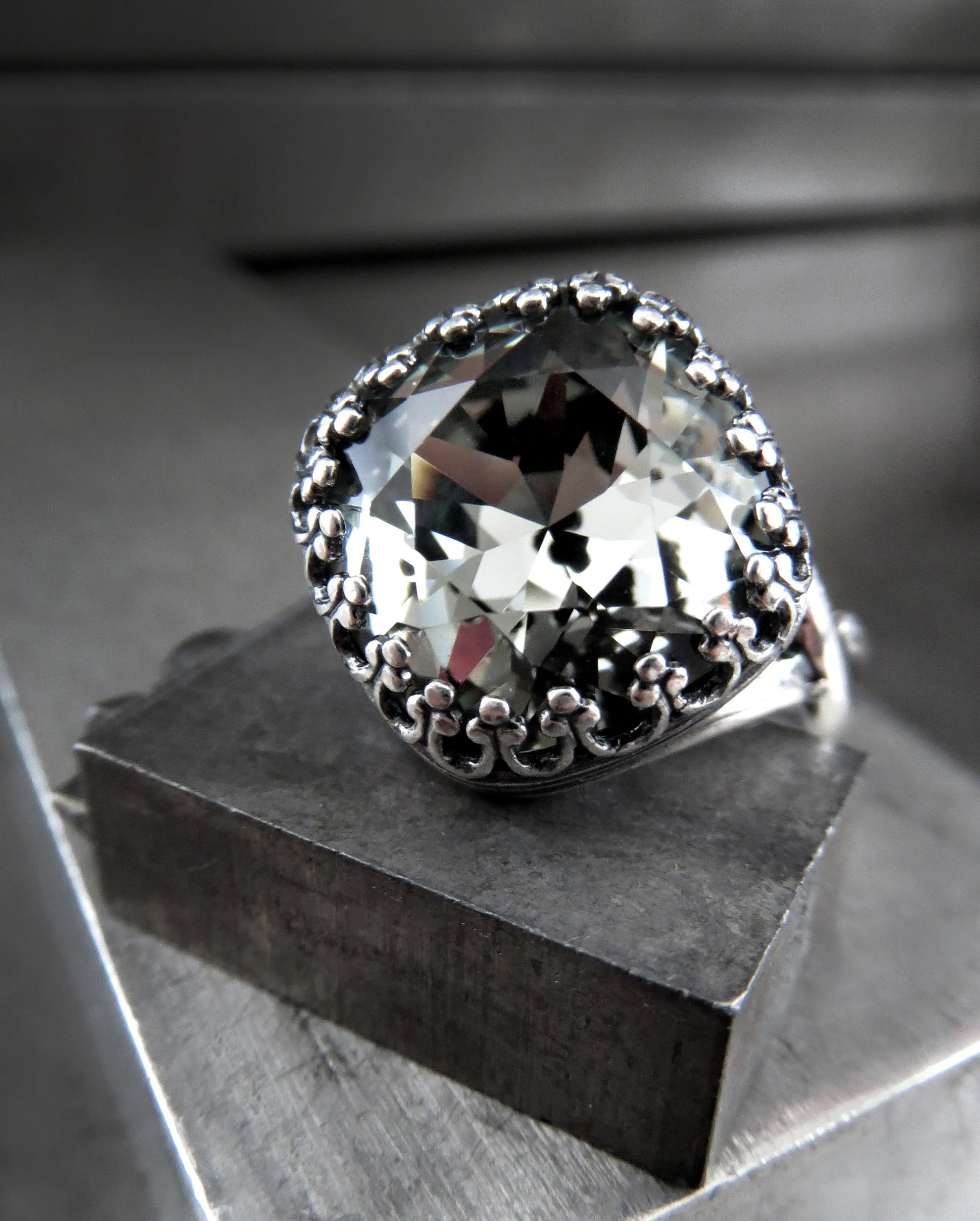 ETERNITY - Romantic Black Diamond Crystal Ring