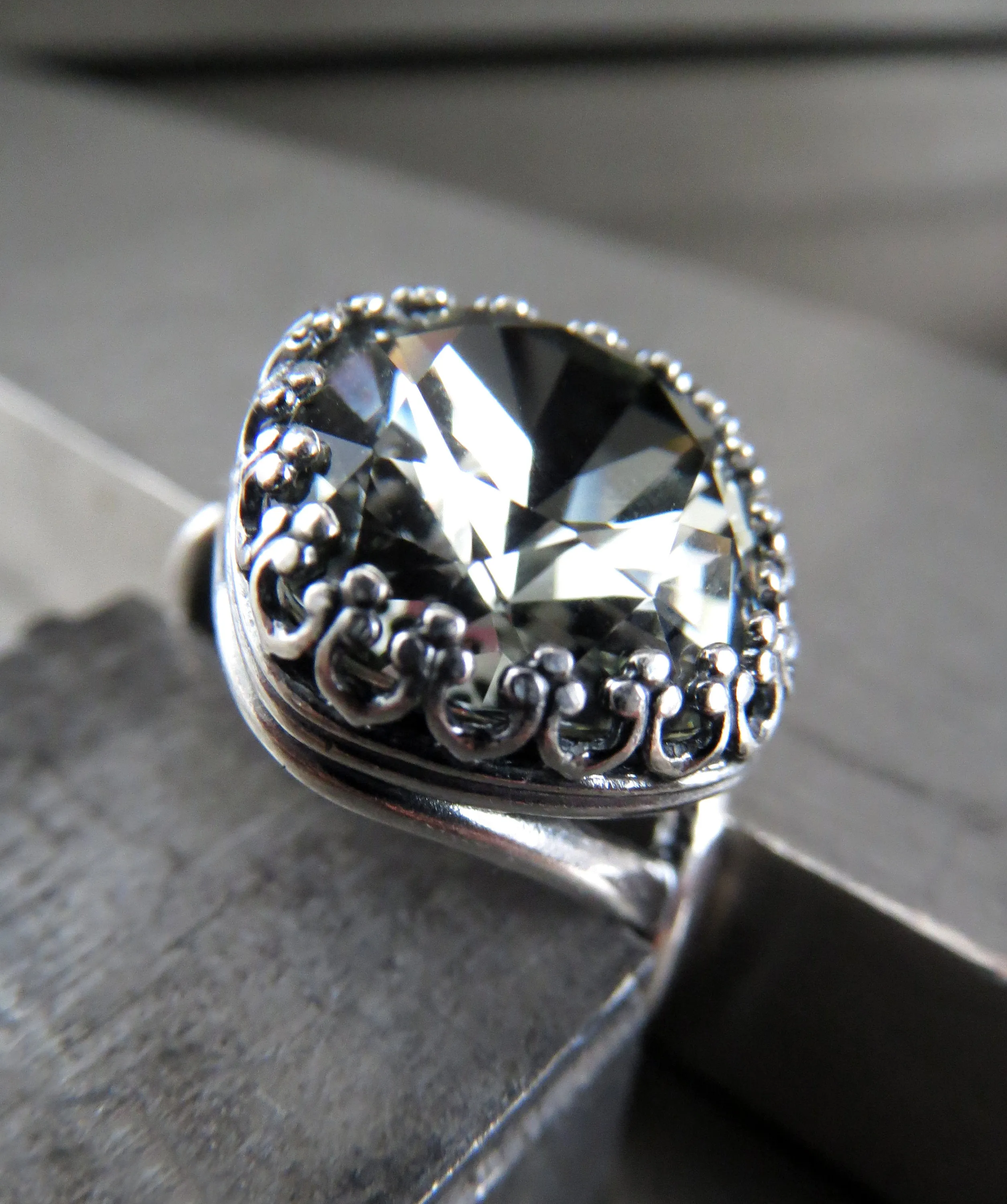 ETERNITY - Romantic Black Diamond Crystal Ring
