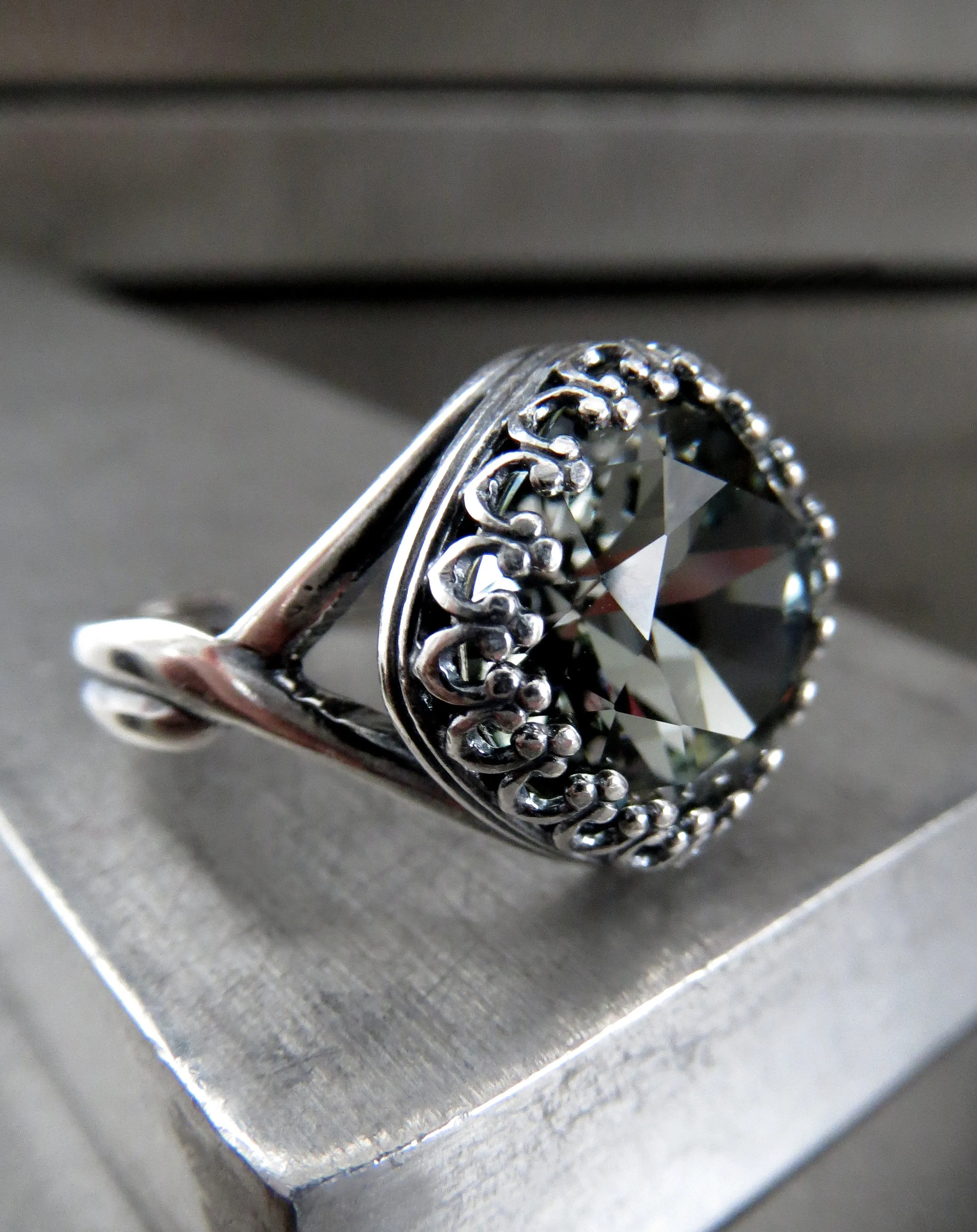 ETERNITY - Romantic Black Diamond Crystal Ring