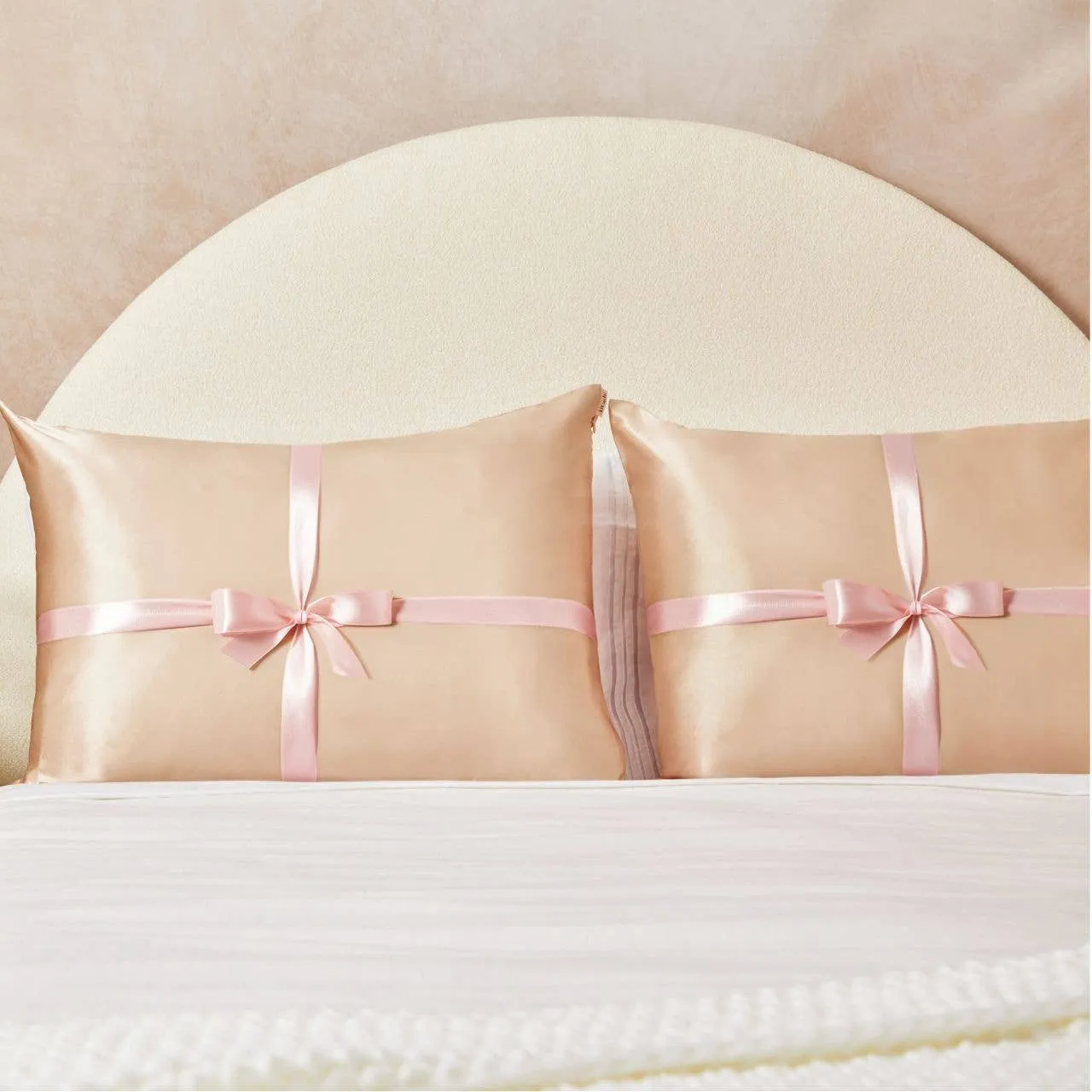Kitsch Holiday Standard Pillowcase 2pc - Champagne
