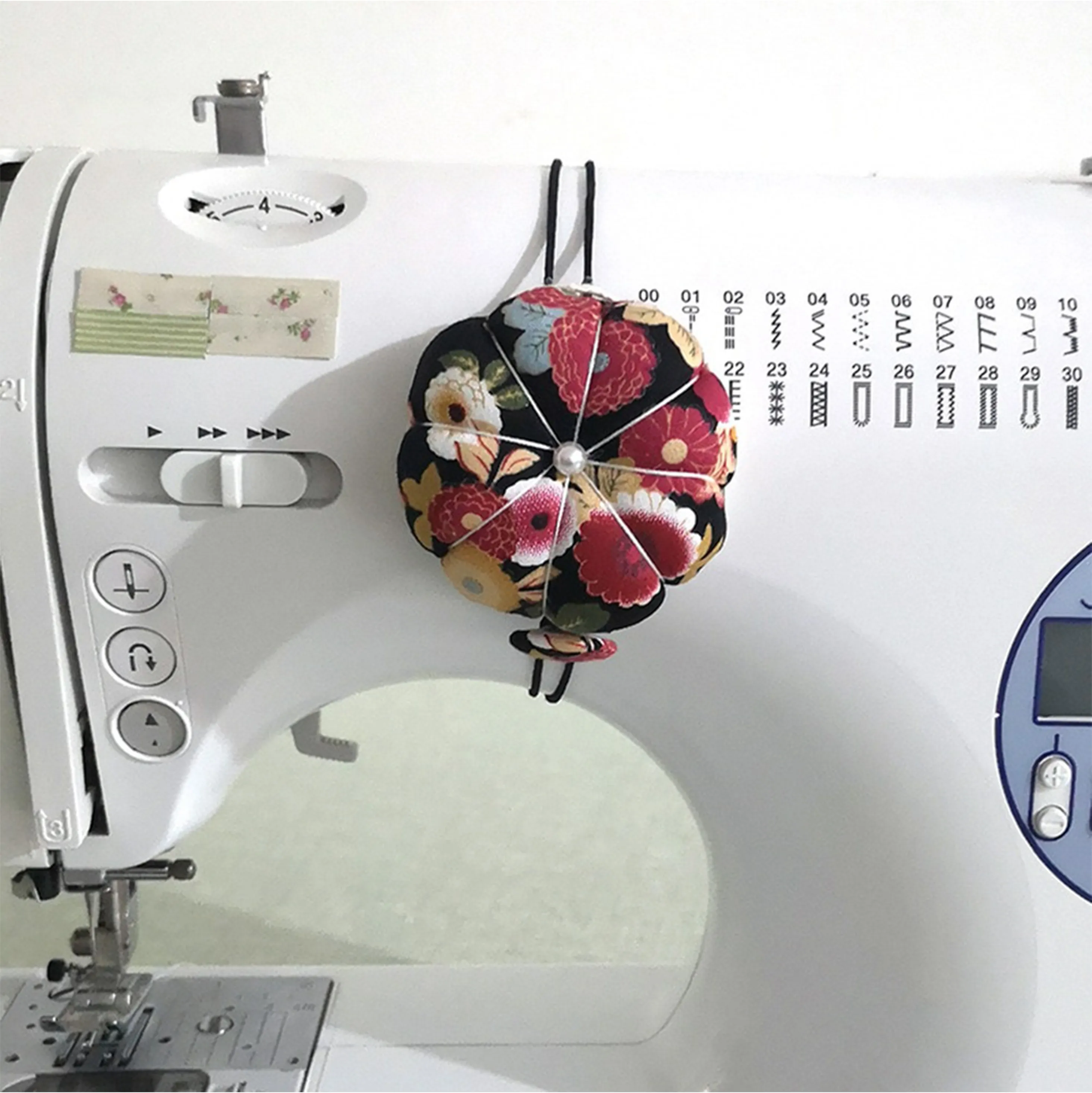Pumpkin Ball Shaped Needle Pin Cushion