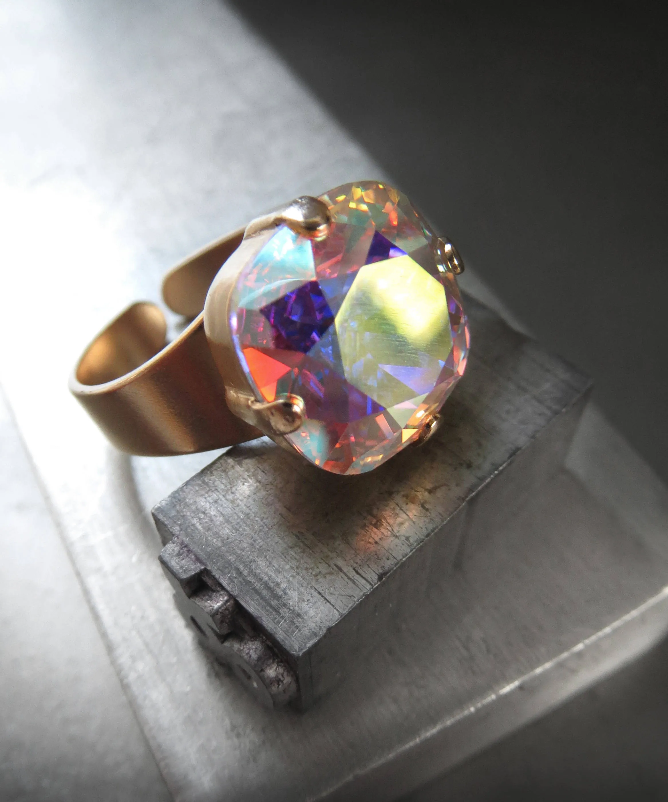 SHIMMER GOLD - Sparkling Ring with AB Crystal