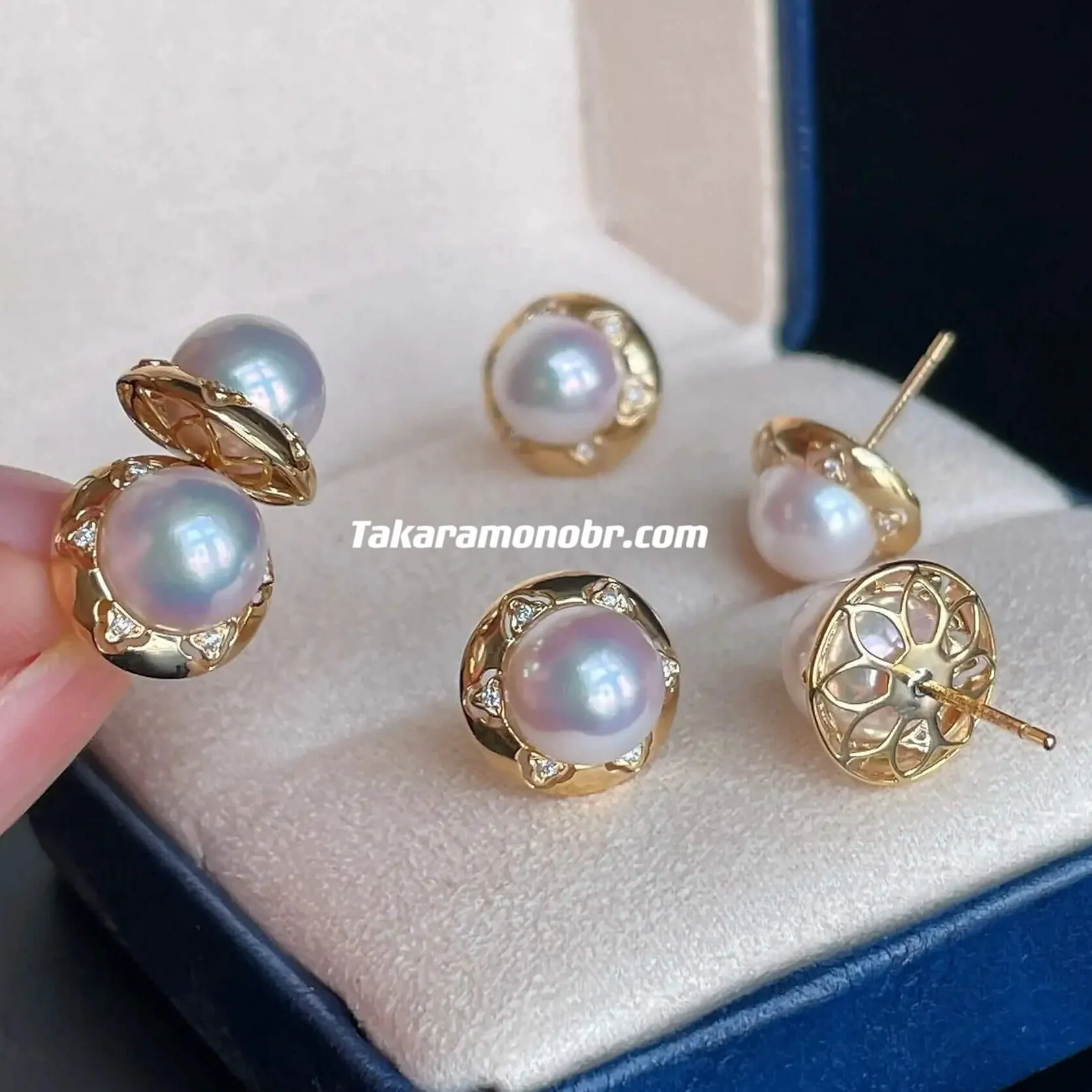 Sparkling Cultured Saltwater White Round Akoya Pearl Stud Earrings, 8.0-8.5 mm
