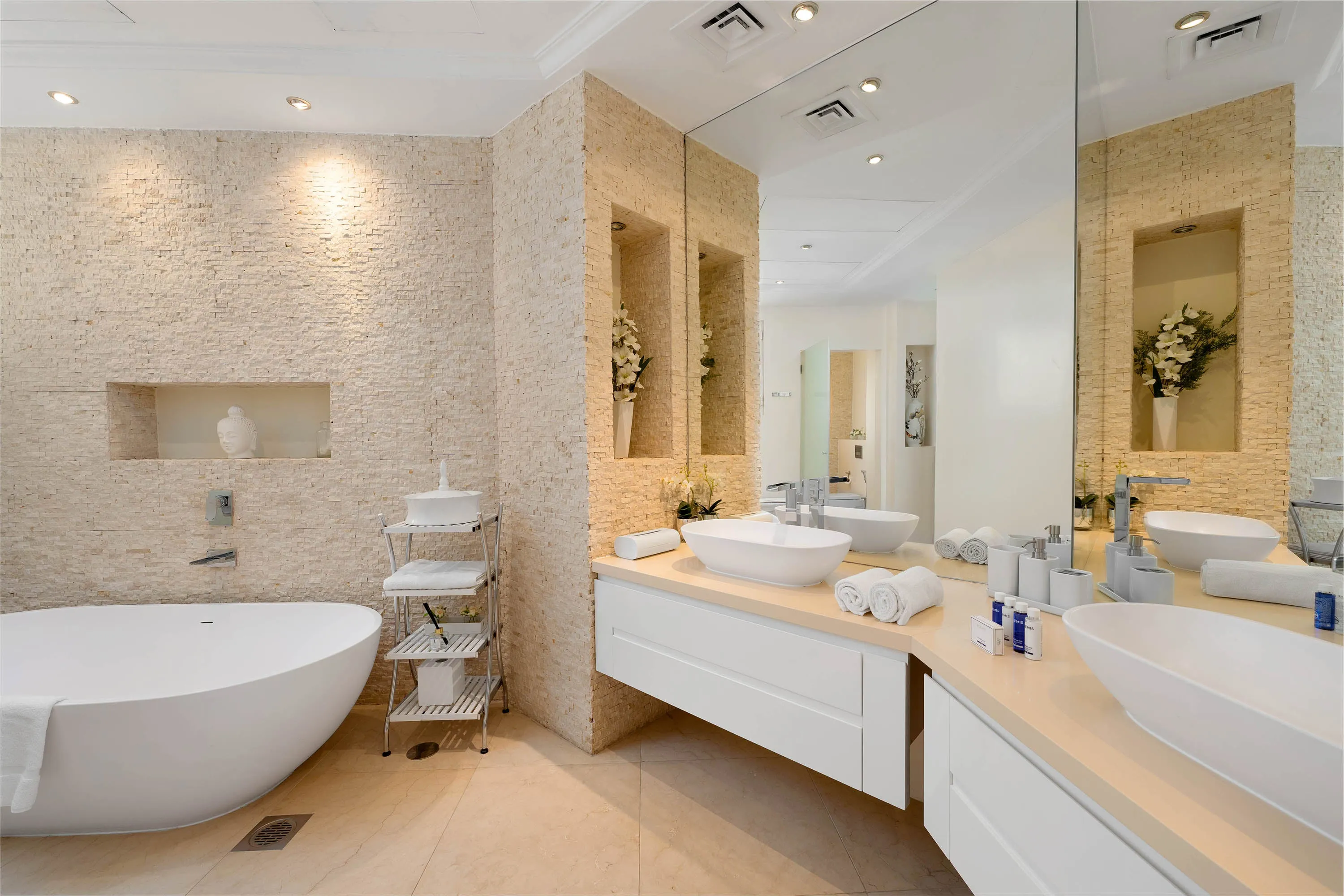 Ultra-Luxury Villa w/ Private Pool & Beach on Palm