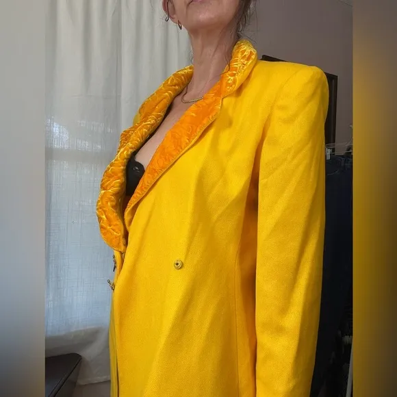 Vtg Ivana 100% wool Canary Yellow Blazer